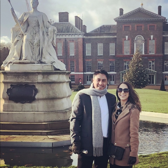 Hi my name is Stephanie, Welcome to my closet ❤️ - Picture 5 of 7